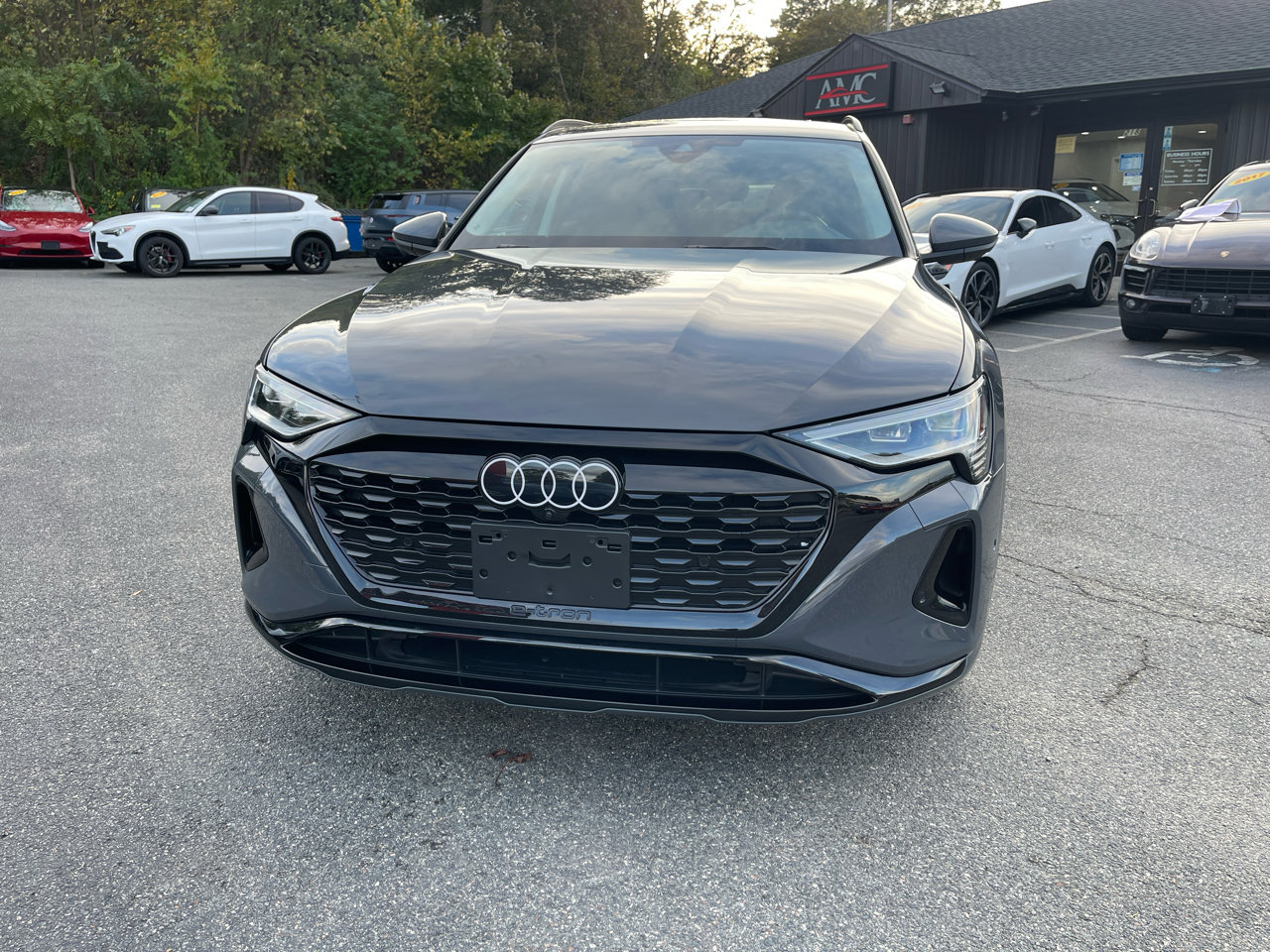 Used 2024 Audi Q8 e-tron Premium Plus w/ Premium Plus Package image 3