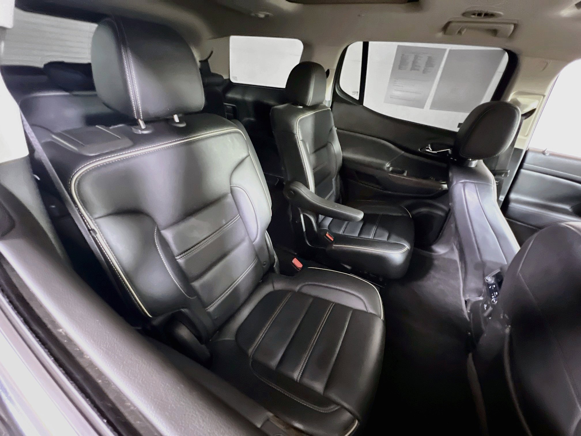 Used 2021 GMC Acadia Denali w/ Denali Ultimate Package AWD/4WD image 28