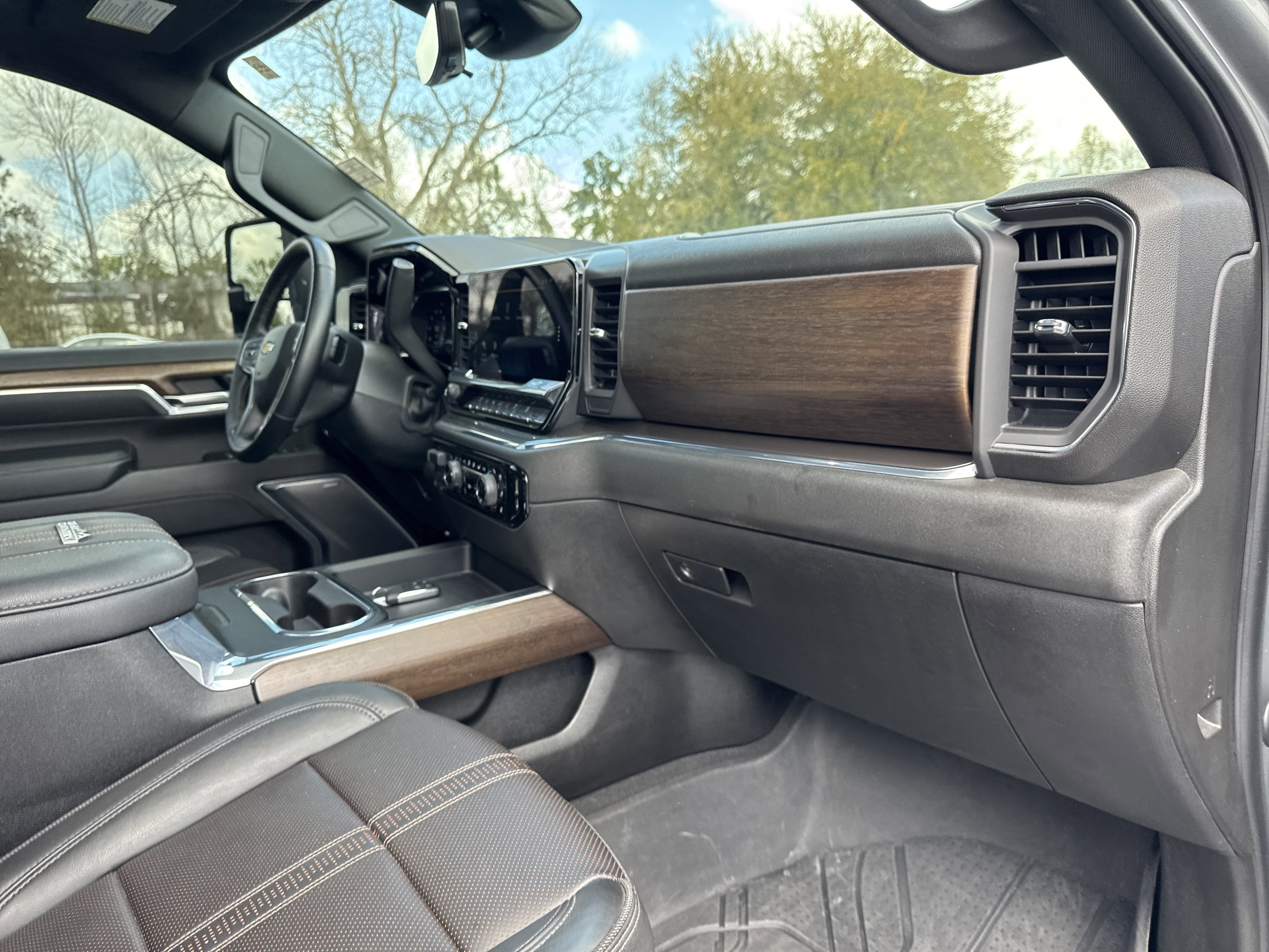 Used 2024 Chevrolet Silverado 3500 High Country w/ High Country Premium Package image 35