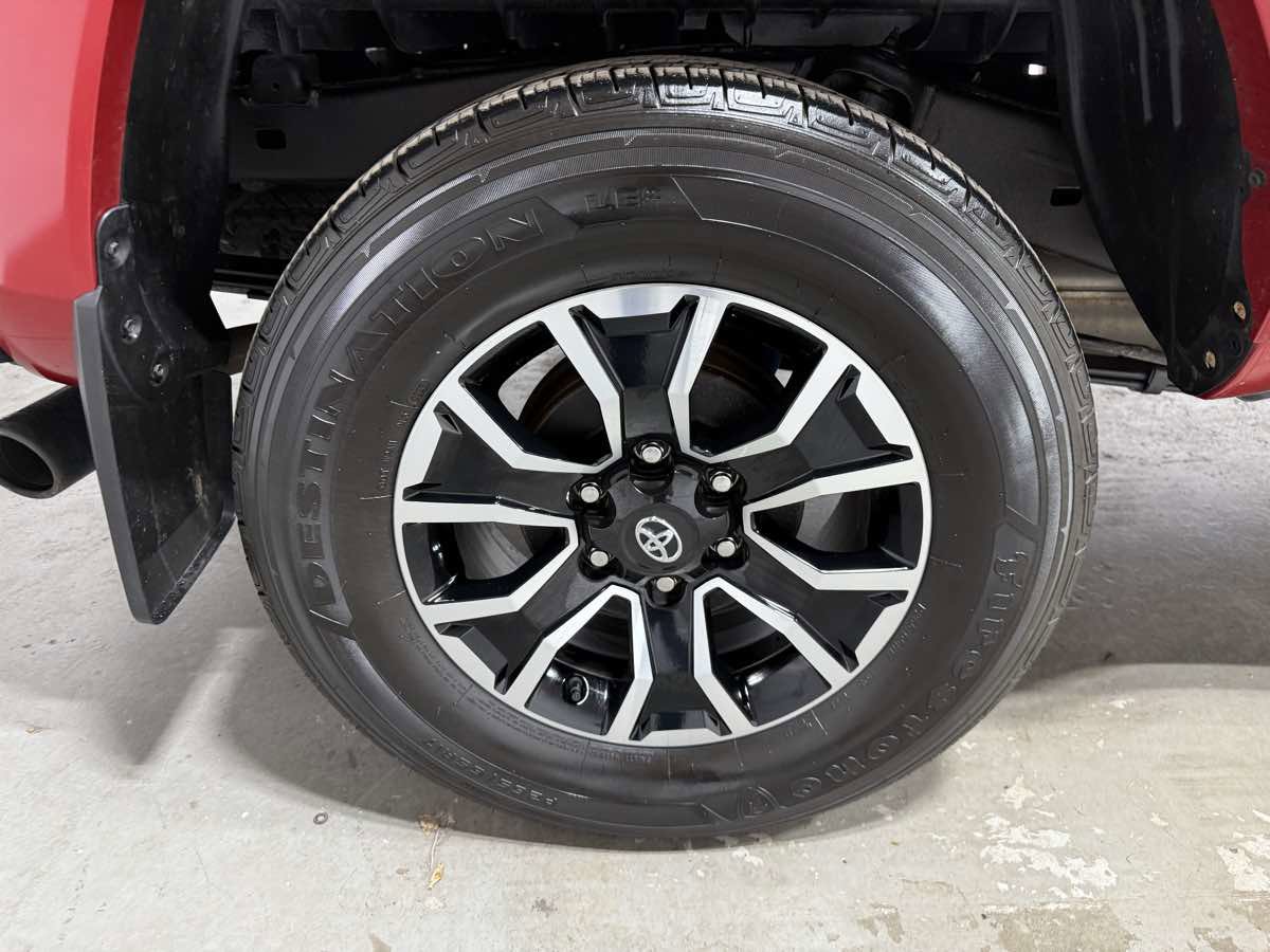 Used 2023 Toyota Tacoma TRD Sport image 7