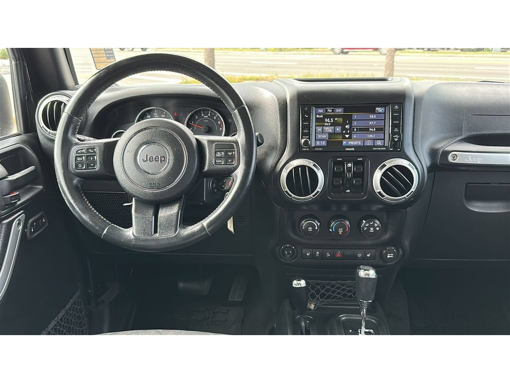 Used 2017 Jeep Wrangler Unlimited Sahara w/ Connectivity Group AWD/4WD image 21