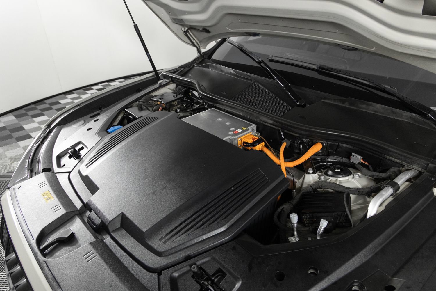 Used 2021 Audi e-tron Premium w/ Convenience Plus Package image 39