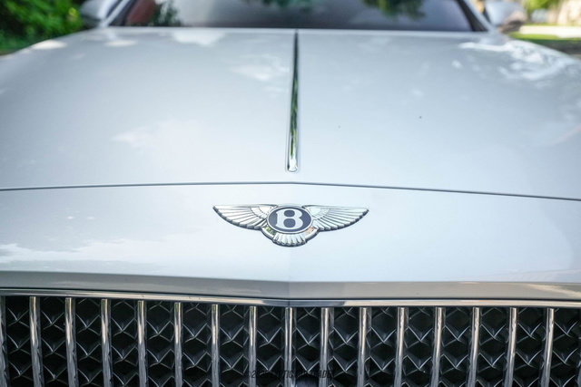 Used 2022 Bentley Flying Spur V8 image 57