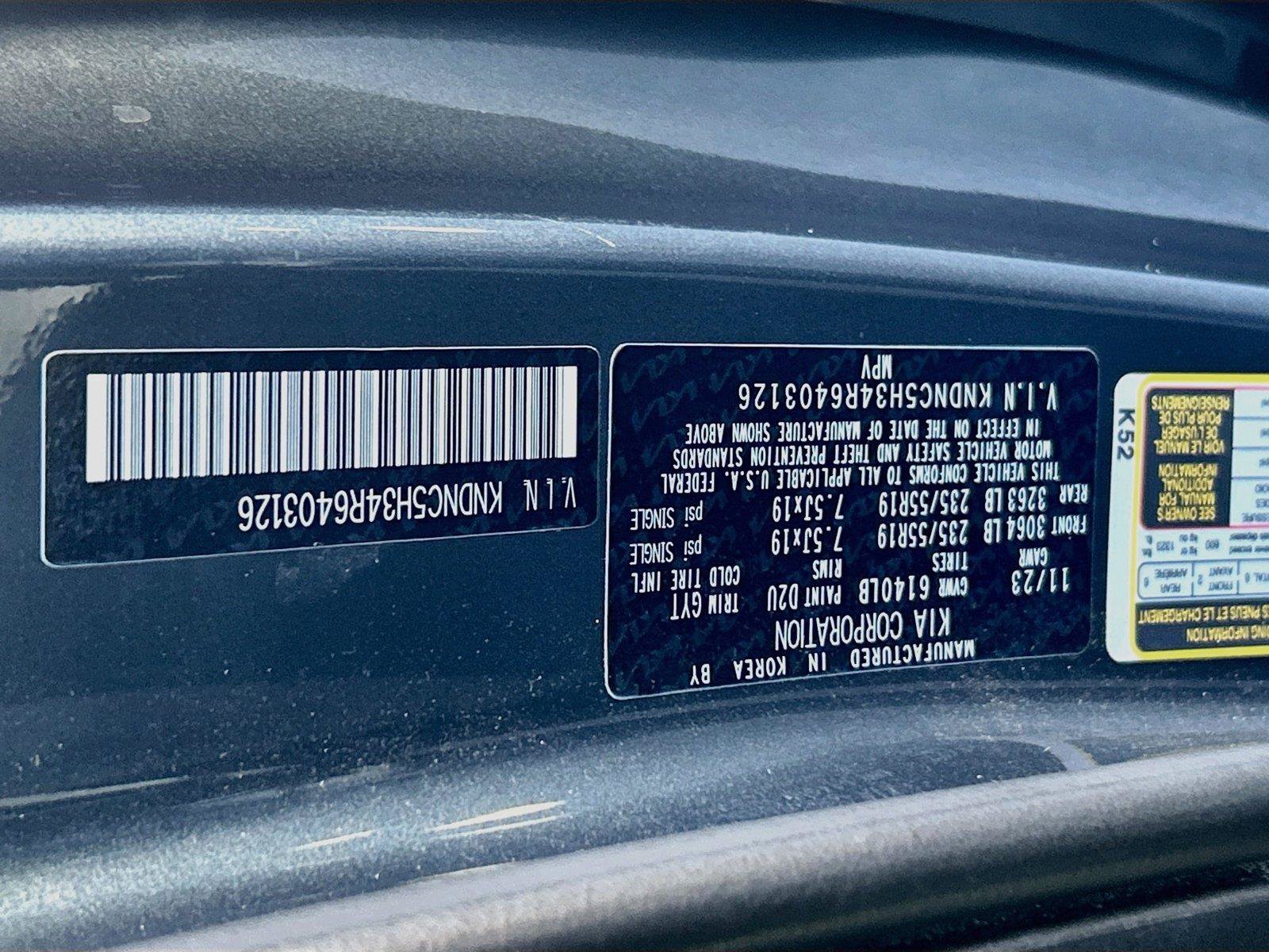 Used 2024 Kia Carnival EX FWD image 46