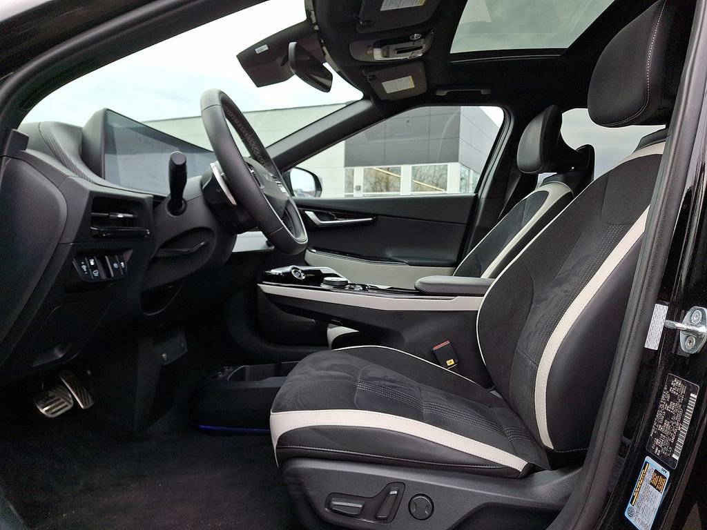 Used 2023 Kia EV6 GT-Line w/ GT-Line Suede Seat Package image 13