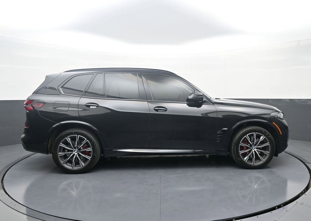 Used 2026 BMW X5 xDrive40i w/ M Sport Package image 8