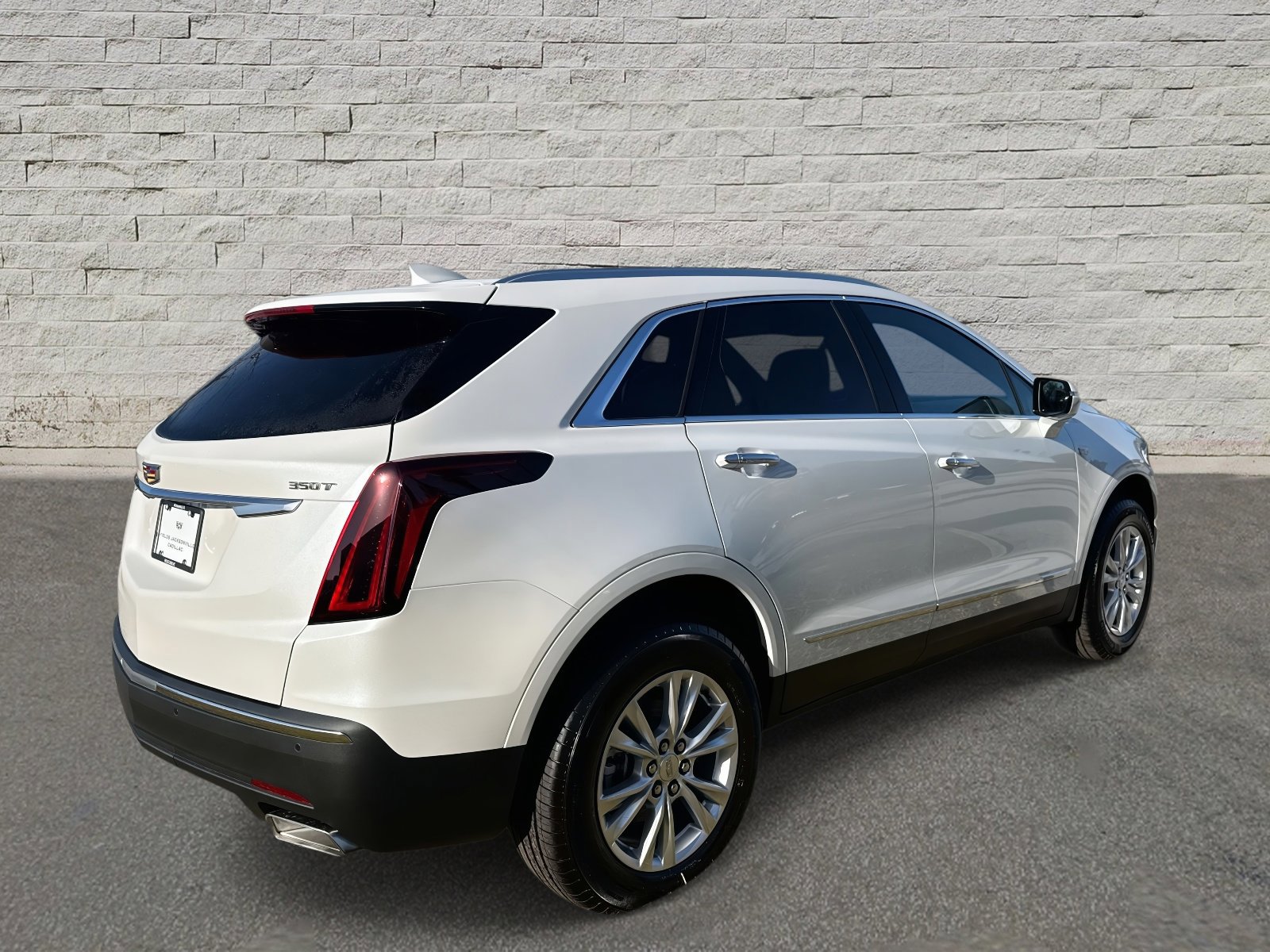 New 2026 Cadillac XT5 Luxury image 5