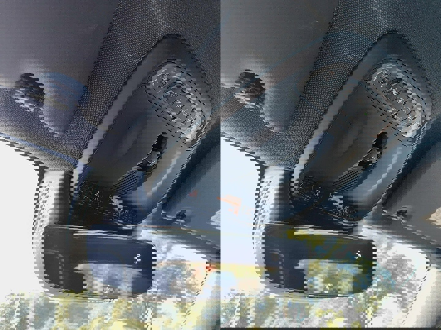 Used 2021 Volvo XC40 T5 R-Design w/ Protection Package Premier image 20