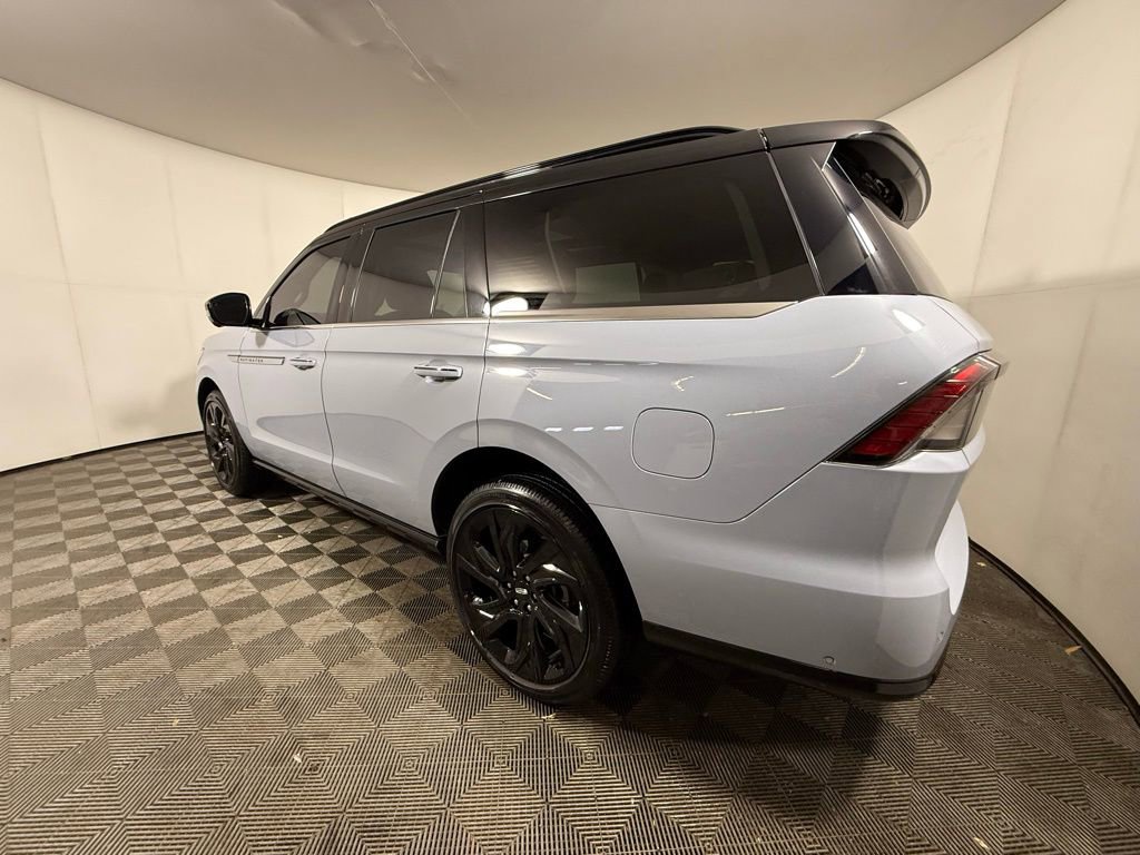 Certified 2025 Lincoln Navigator Reserve image 3