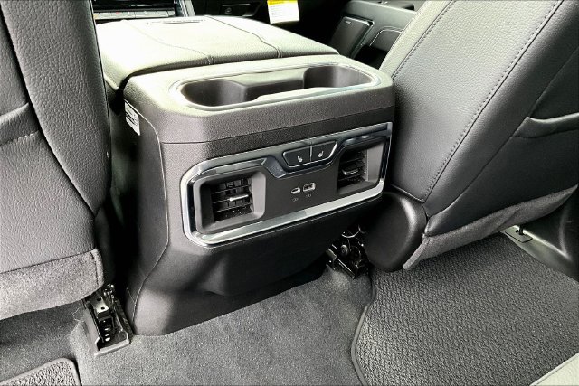 Used 2025 GMC Sierra 2500 Denali w/ Technology Package AWD/4WD image 11