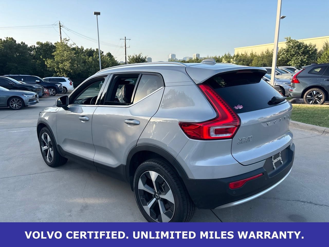 Certified 2024 Volvo XC40 B5 Plus w/ Protection Package Premier AWD/4WD image 7