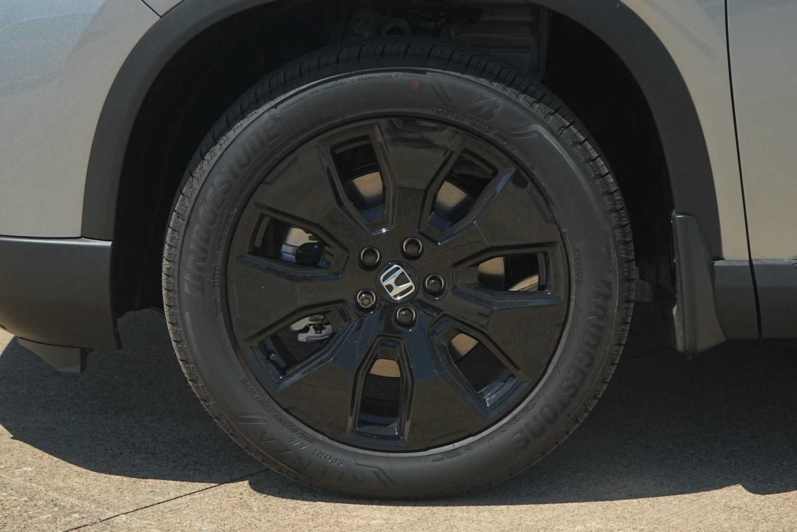New 2026 Honda Pilot Black Edition image 7