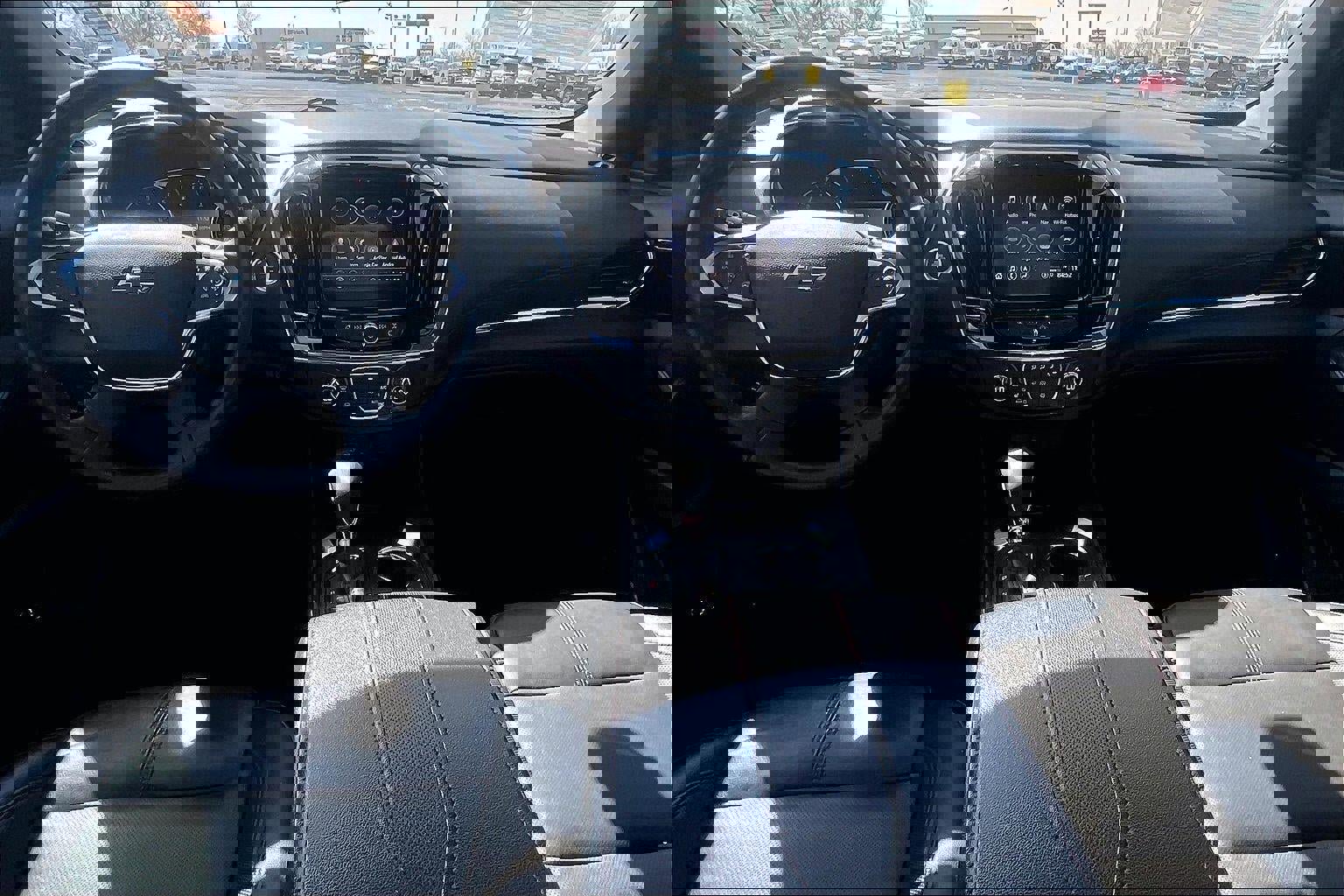 Used 2023 Chevrolet Traverse RS image 16