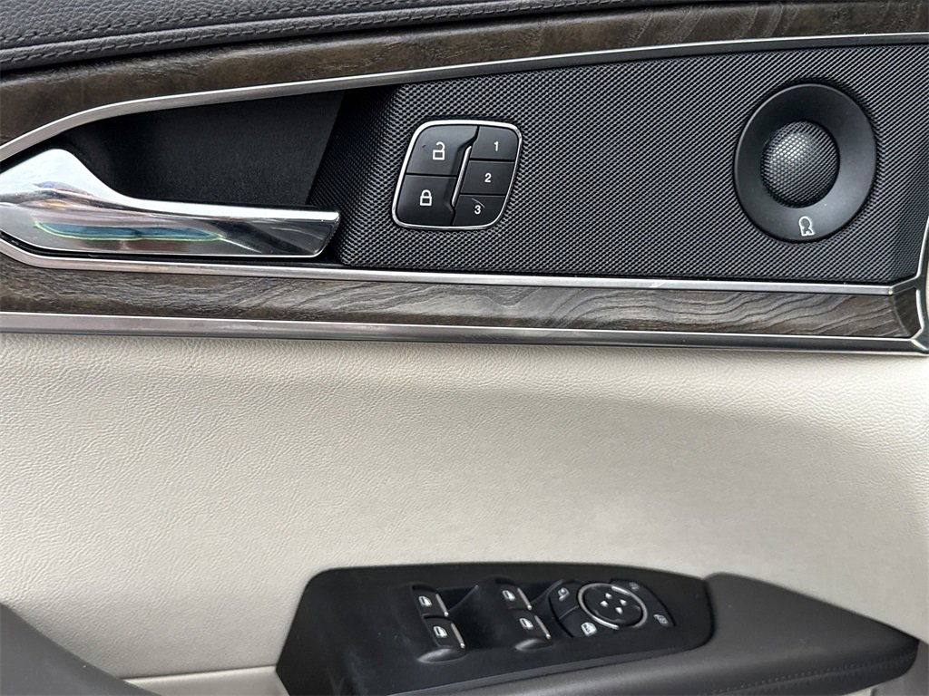 Used 2019 Lincoln Nautilus Reserve image 25