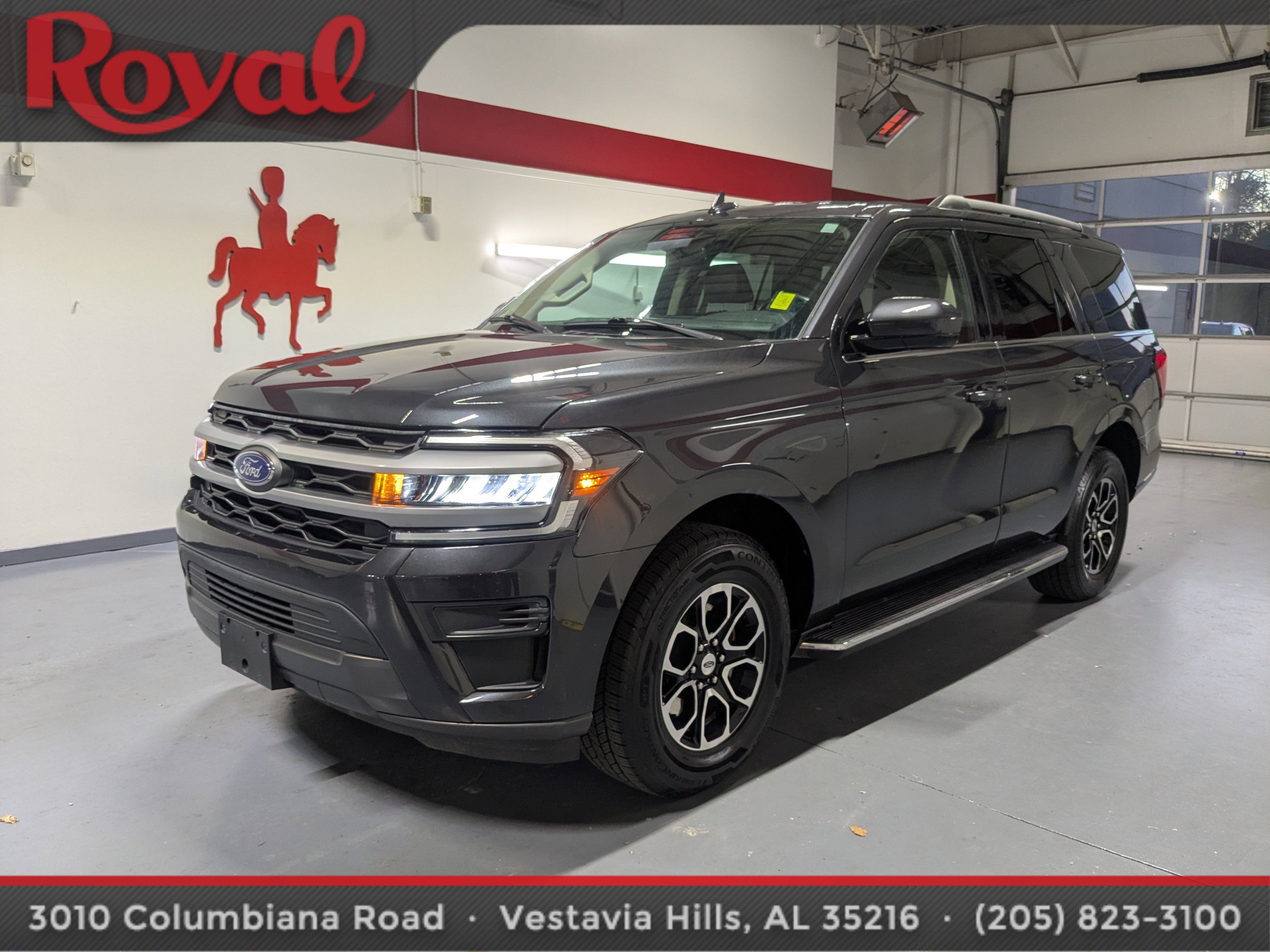 Used 2022 Ford Expedition XLT image 1