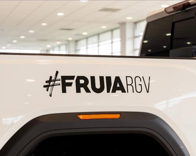 Used 2023 GMC Terrain SLE image 23