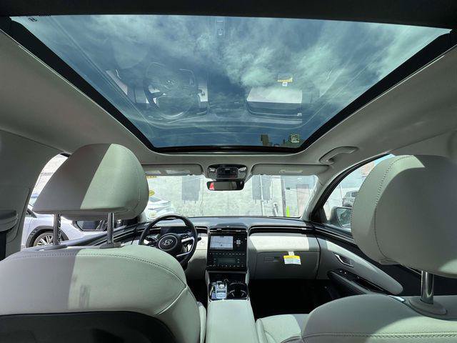 Certified 2024 Hyundai Tucson Limited AWD/4WD image 18