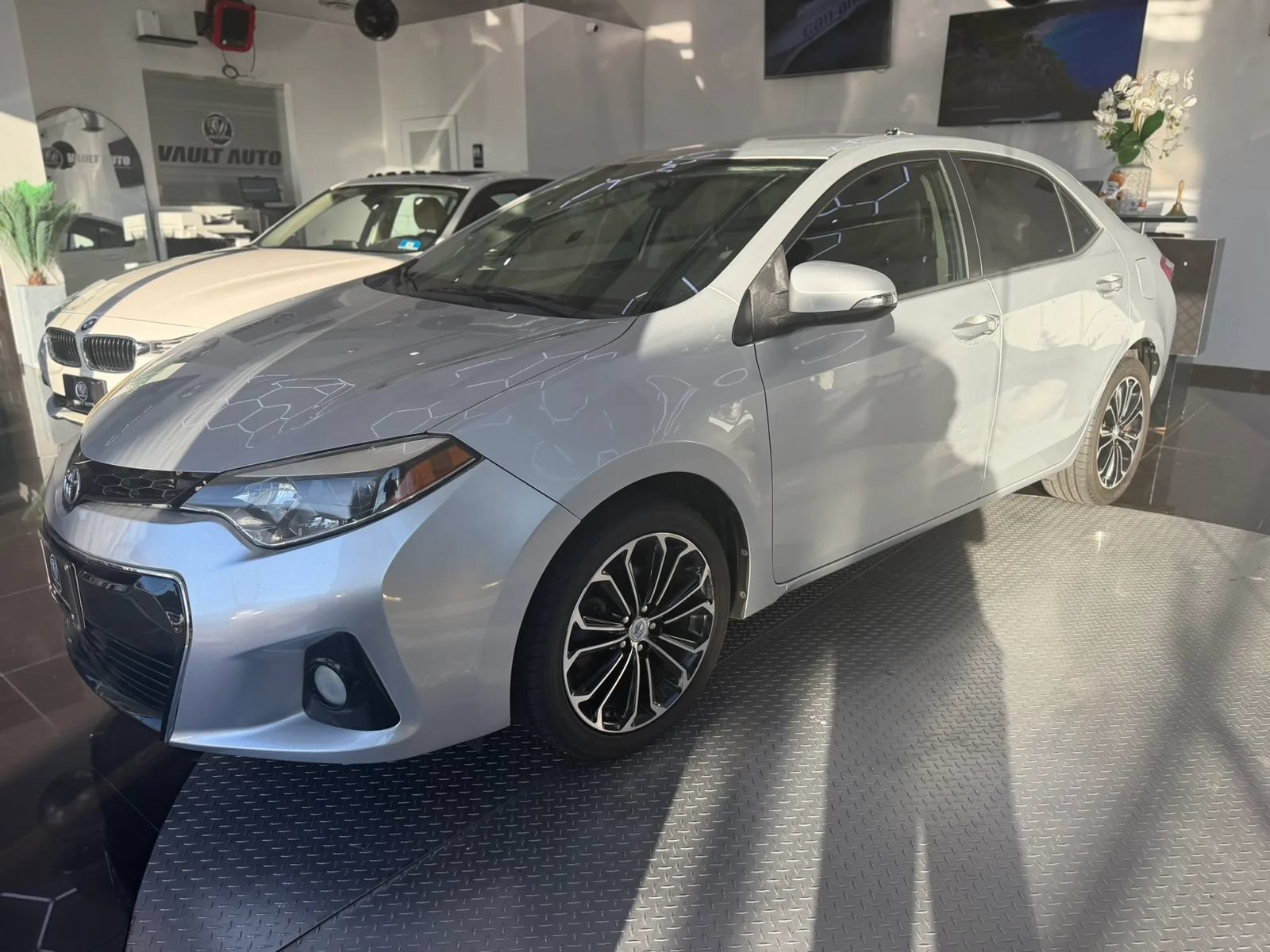 Used 2014 Toyota Corolla S FWD image 1