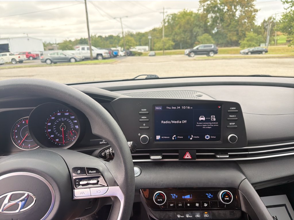 Used 2022 Hyundai Elantra SEL FWD image 21