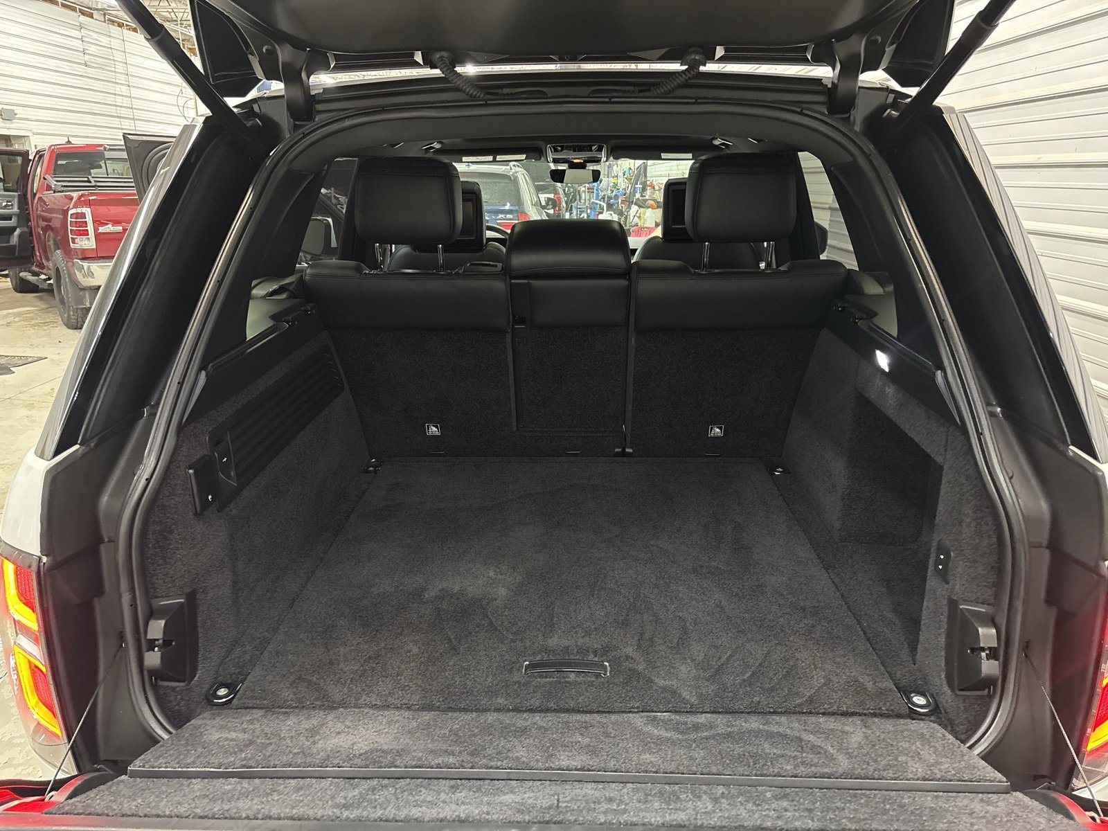 Used 2018 Land Rover Range Rover 3.0L V6 Supercharged image 37