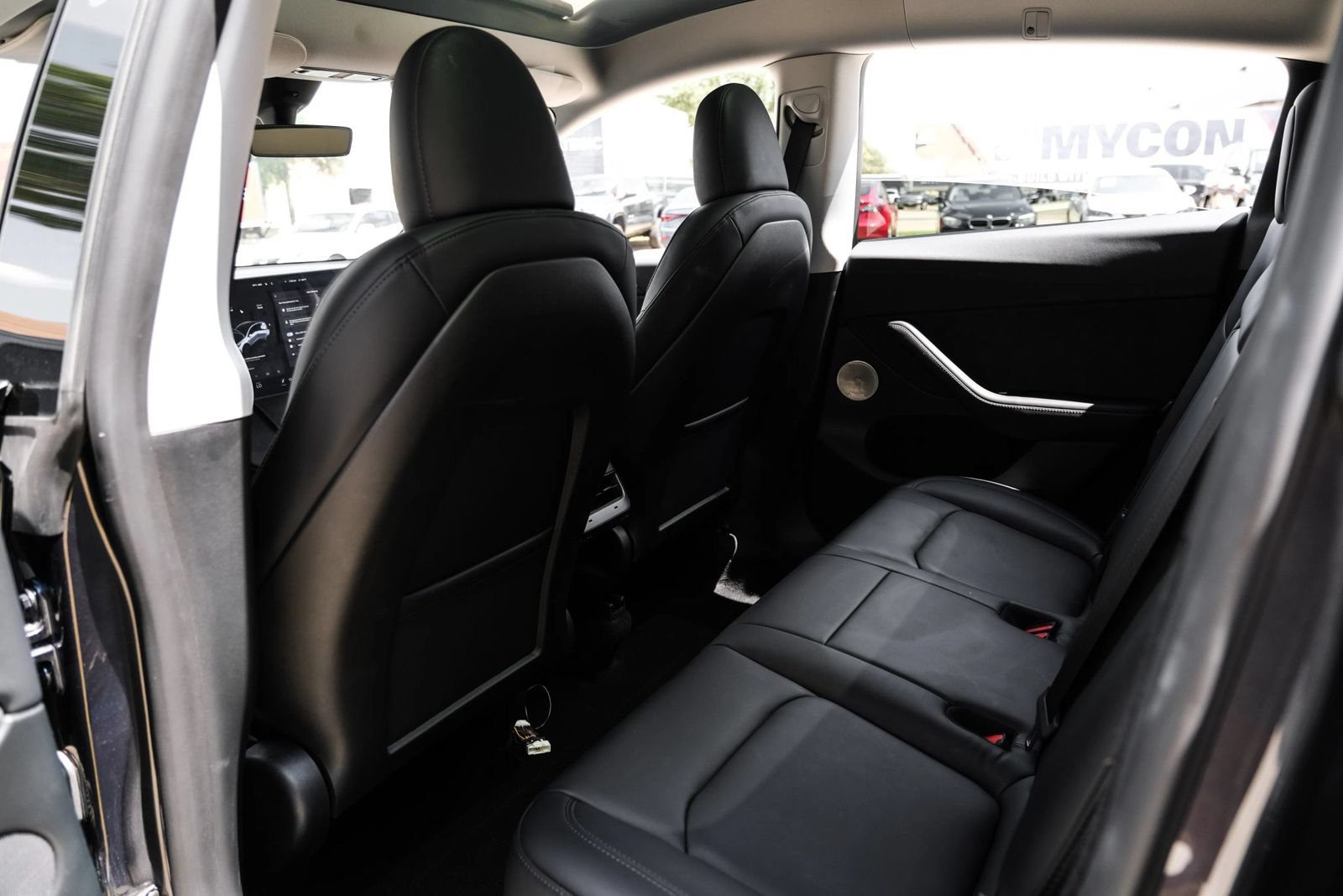 Used 2025 Tesla Model Y Long Range RWD image 35