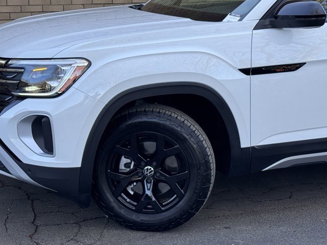 Used 2024 Volkswagen Atlas Peak Edition SE image 26