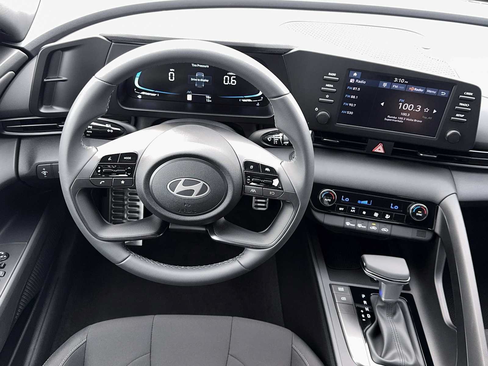 New 2026 Hyundai Elantra SEL Sport FWD image 17
