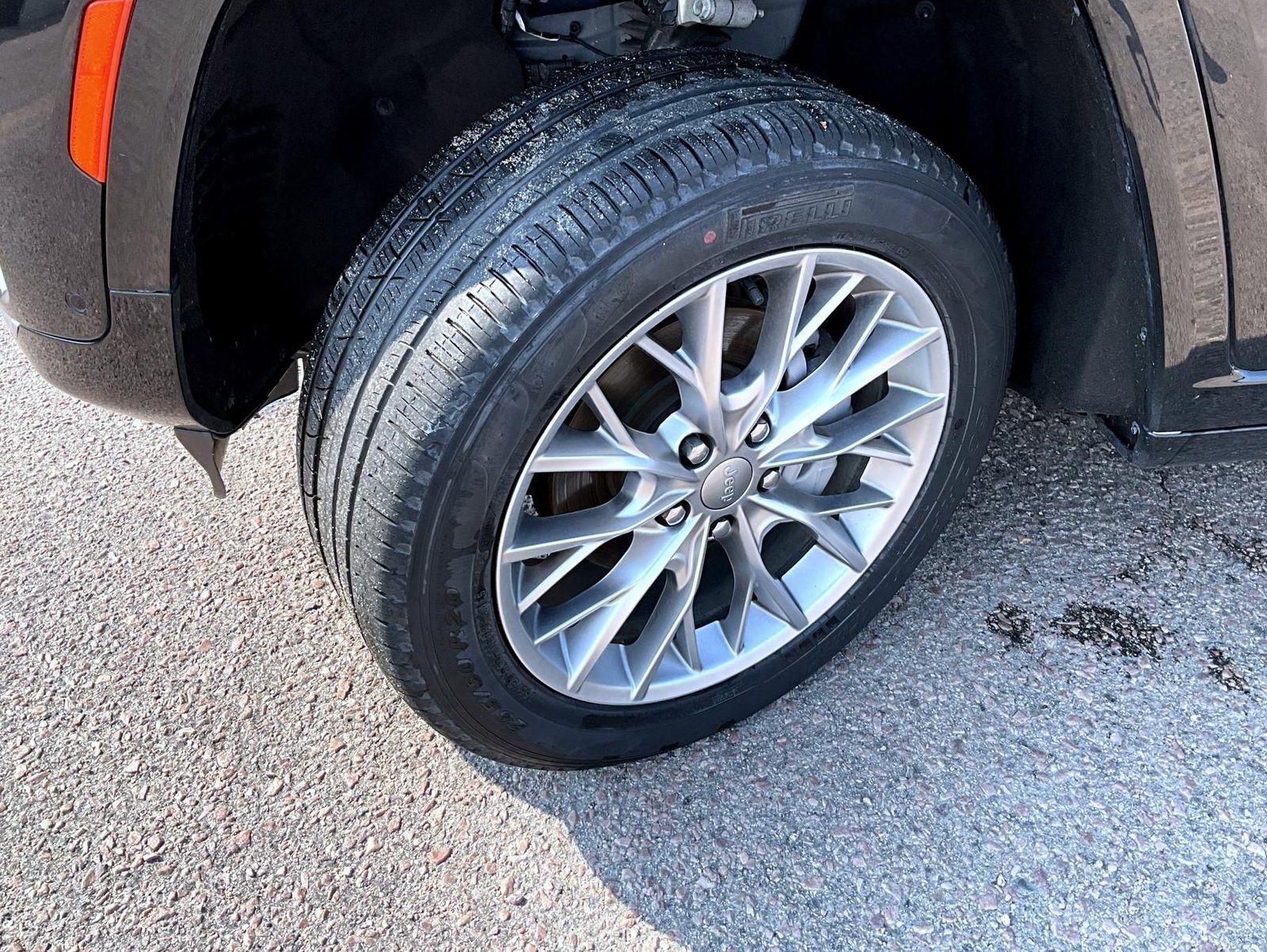 Used 2022 Jeep Grand Cherokee Summit w/ Luxury Tech Group V image 23