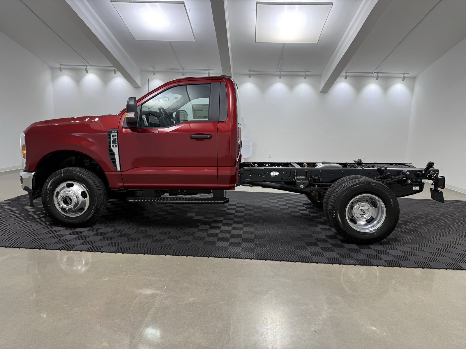 New 2025 Ford F350 XLT w/ XLT Value Package image 4