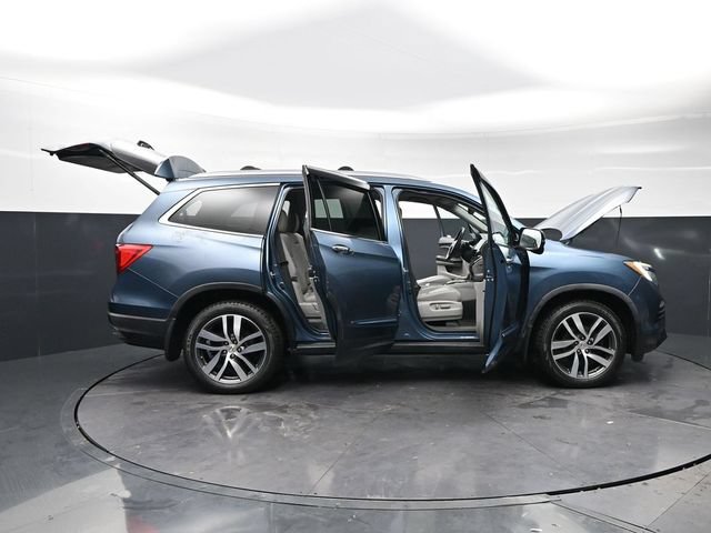 Used 2017 Honda Pilot Touring image 40