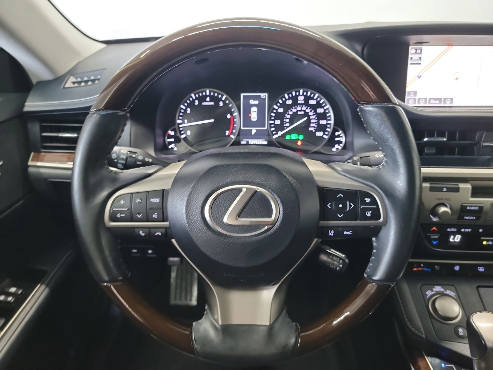 Used 2017 Lexus ES 350 w/ Luxury Package FWD image 17