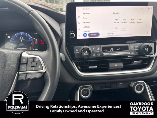 Used 2025 Toyota Grand Highlander AWD image 11