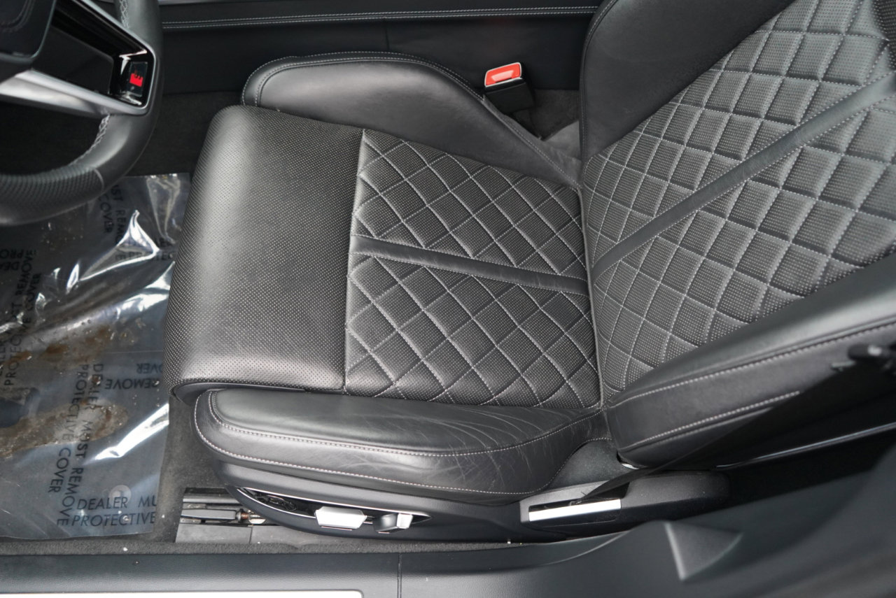 Used 2022 Audi S8 w/ S8 Comfort Plus Package image 19