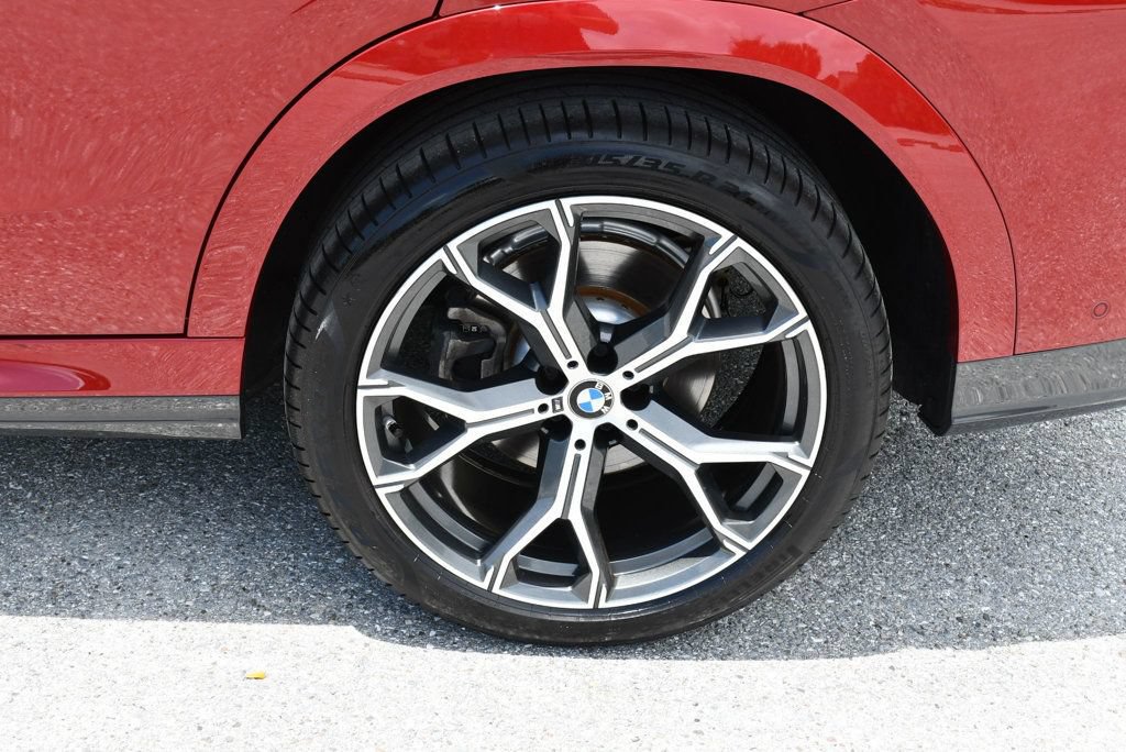 Used 2022 BMW X6 xDrive40i w/ Executive Package AWD/4WD image 63