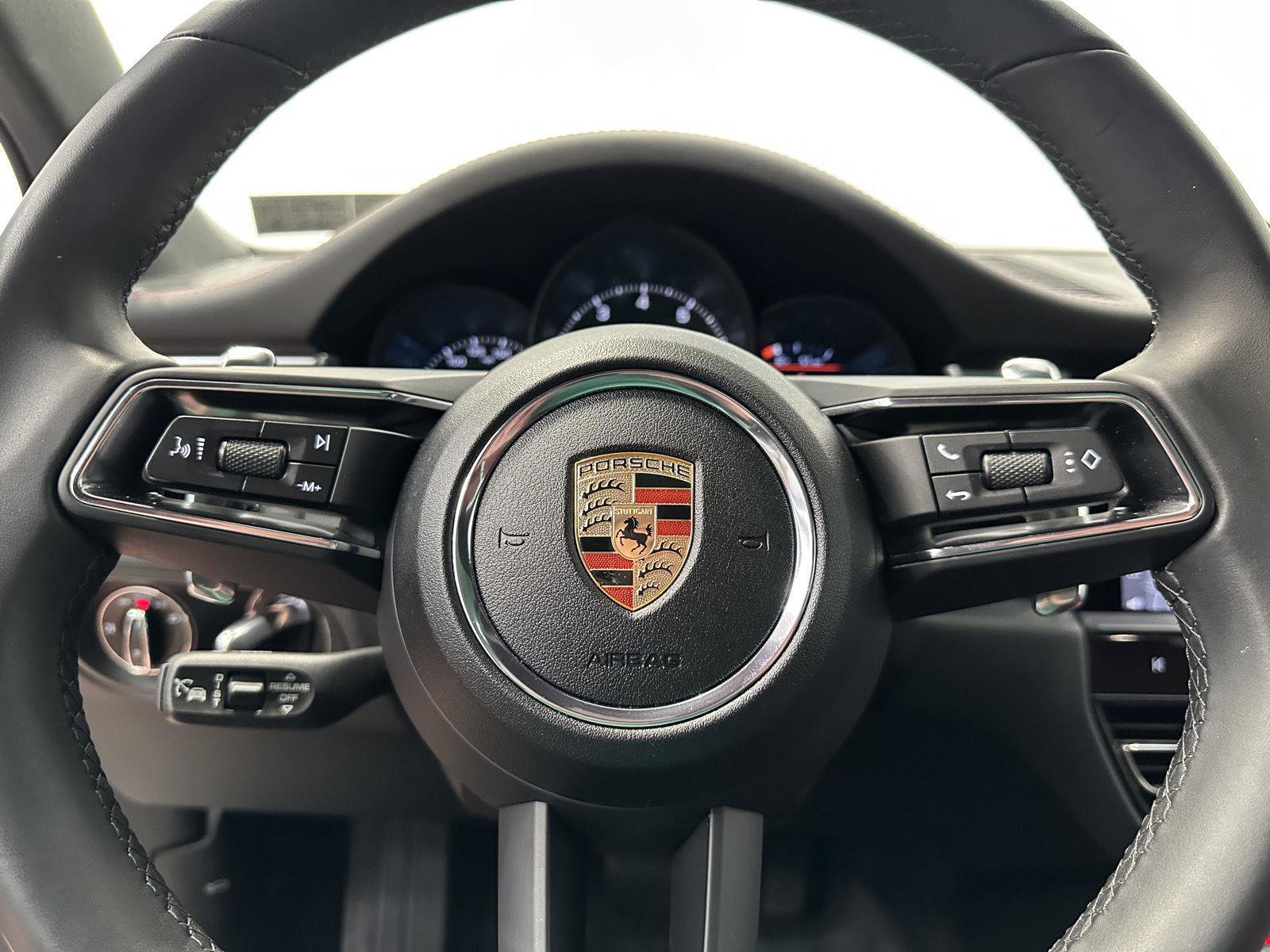 Certified 2025 Porsche Macan image 25