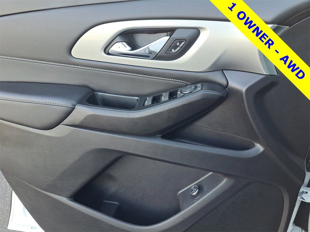 Used 2022 Chevrolet Traverse LT image 17