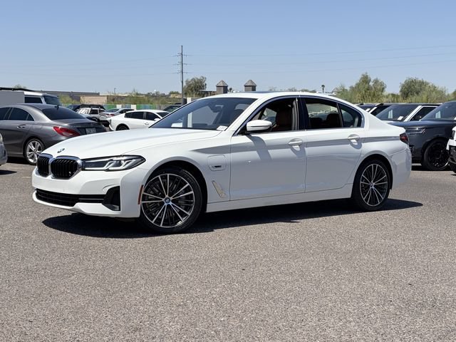 Used 2023 BMW 530e w/ Premium Package RWD image 2