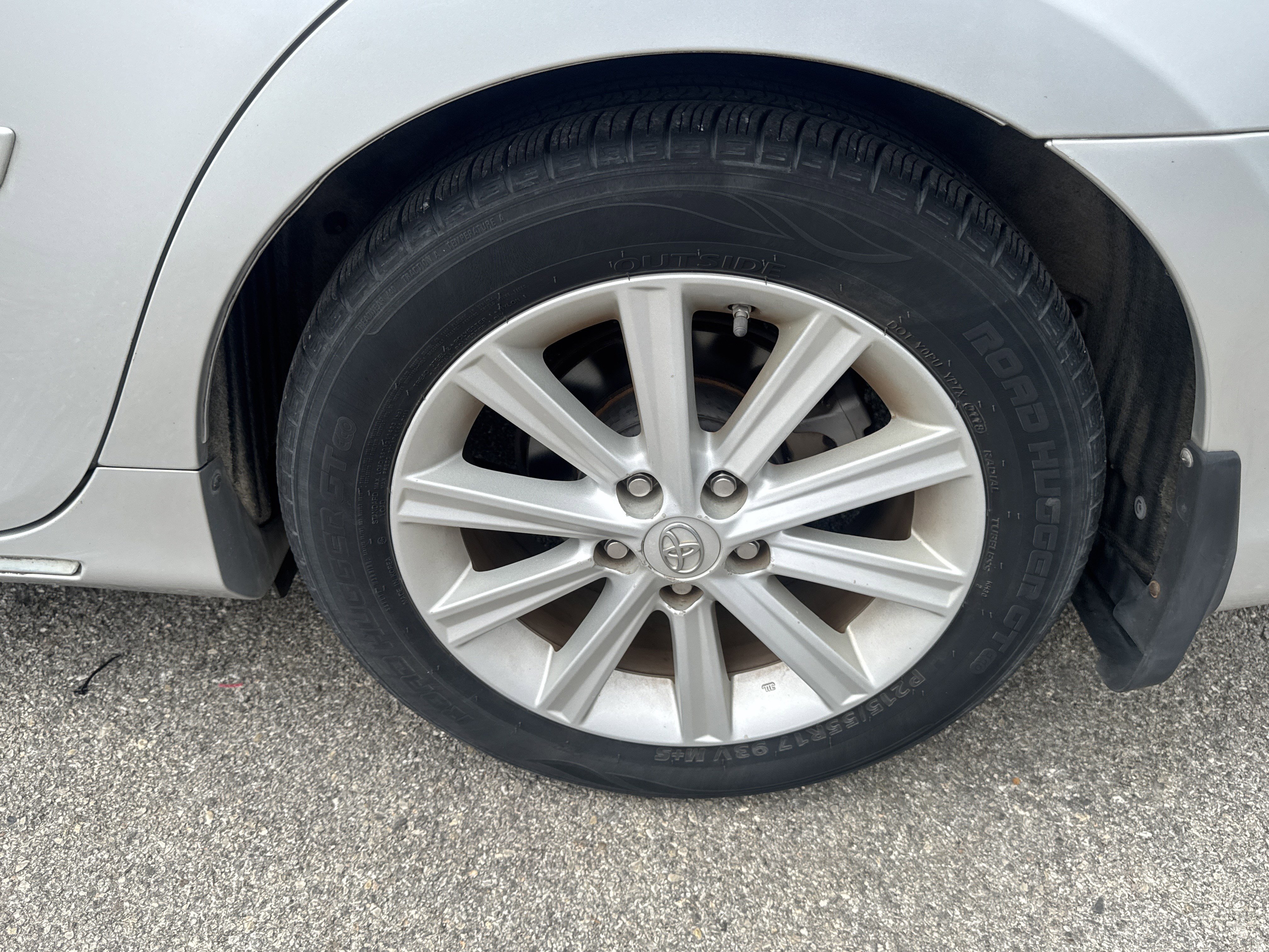 Used 2014 Toyota Camry XLE w/ Convenience Package image 9