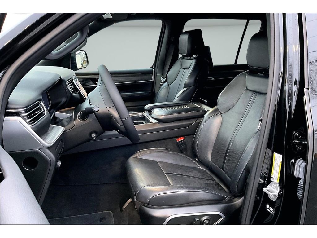 Certified 2024 Jeep Wagoneer L Series III w/ Premium Group I image 22