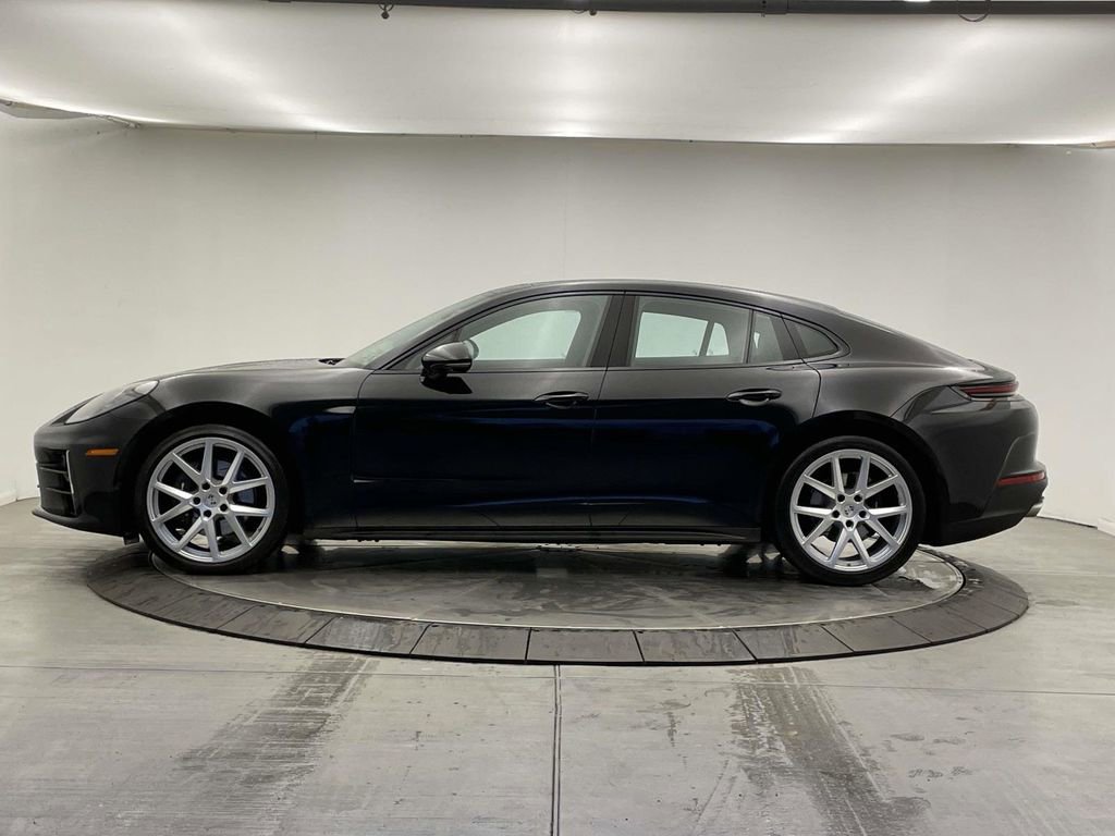 Certified 2024 Porsche Panamera 4 image 2