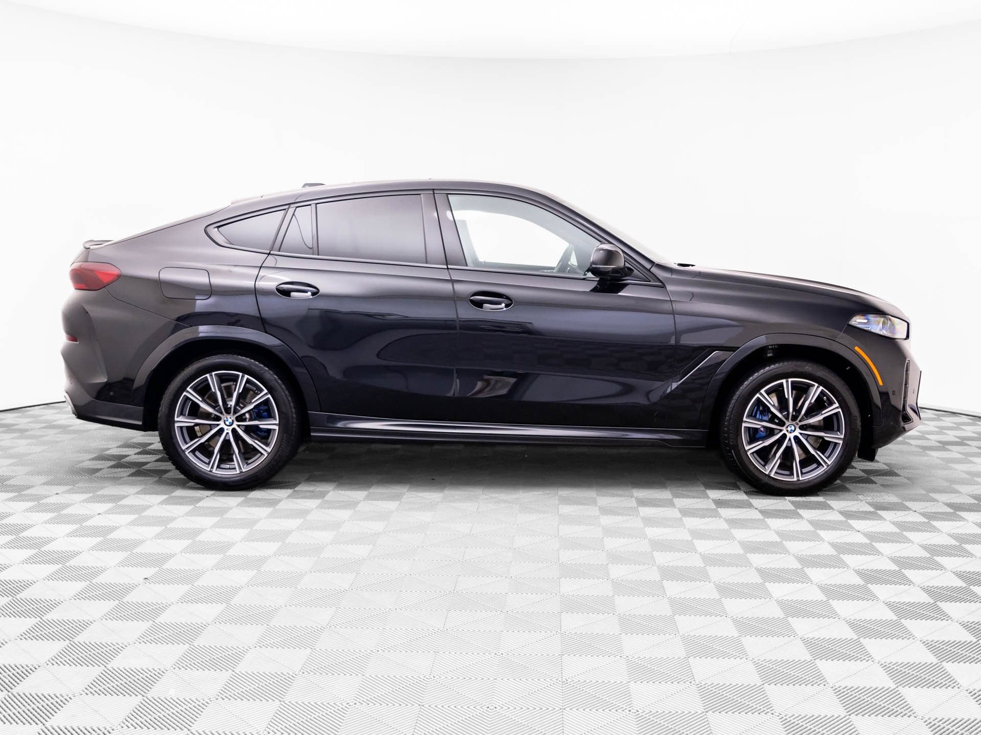 Used 2025 BMW X6 M60i w/ Executive Package AWD/4WD image 6