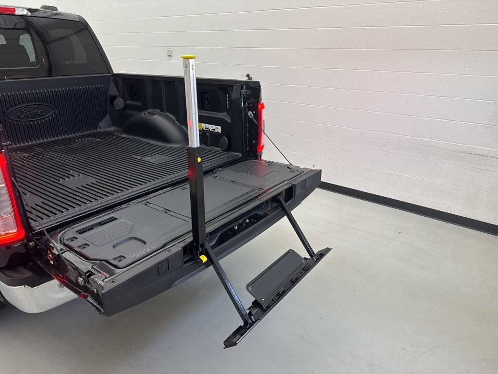 Used 2023 Ford F150 Lariat w/ Equipment Group 502A High AWD/4WD image 6