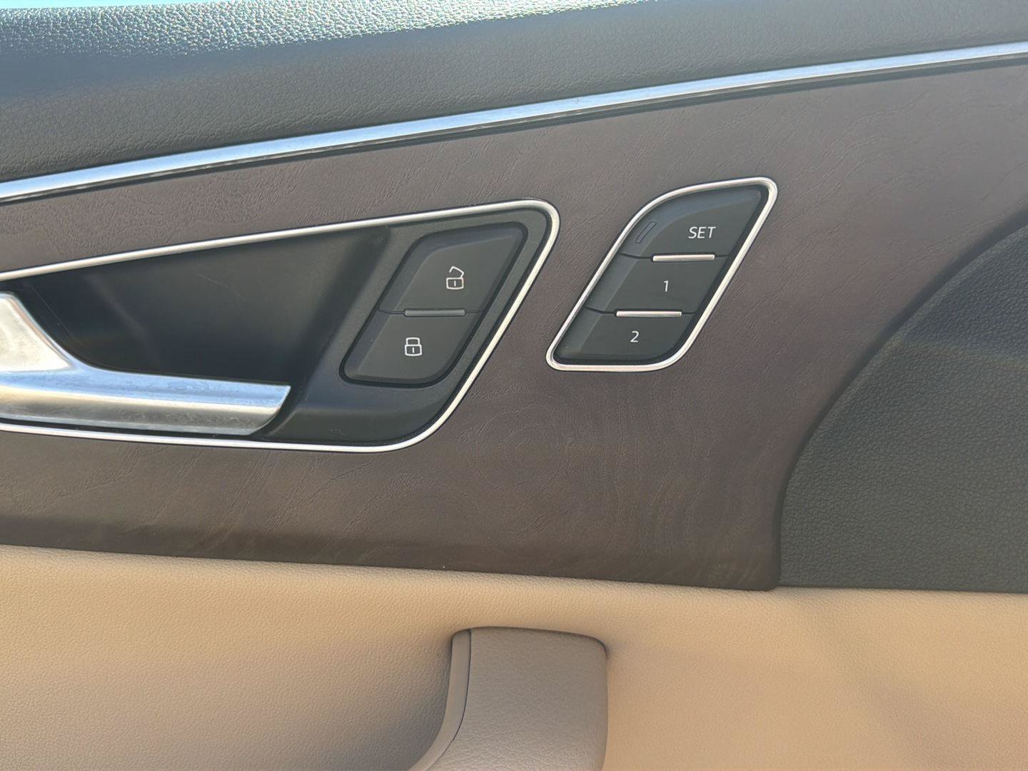 Used 2019 Audi Q8 Premium w/ Convenience Package AWD/4WD image 21