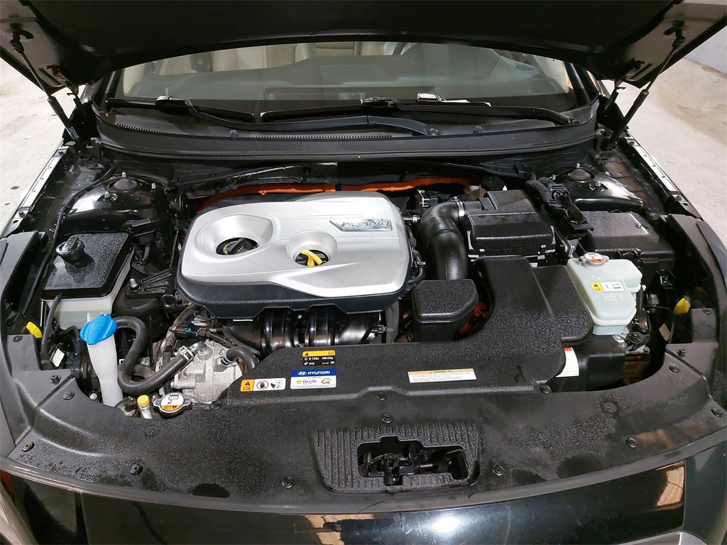 Used 2016 Hyundai Sonata Limited w/ Option Group 02 image 32