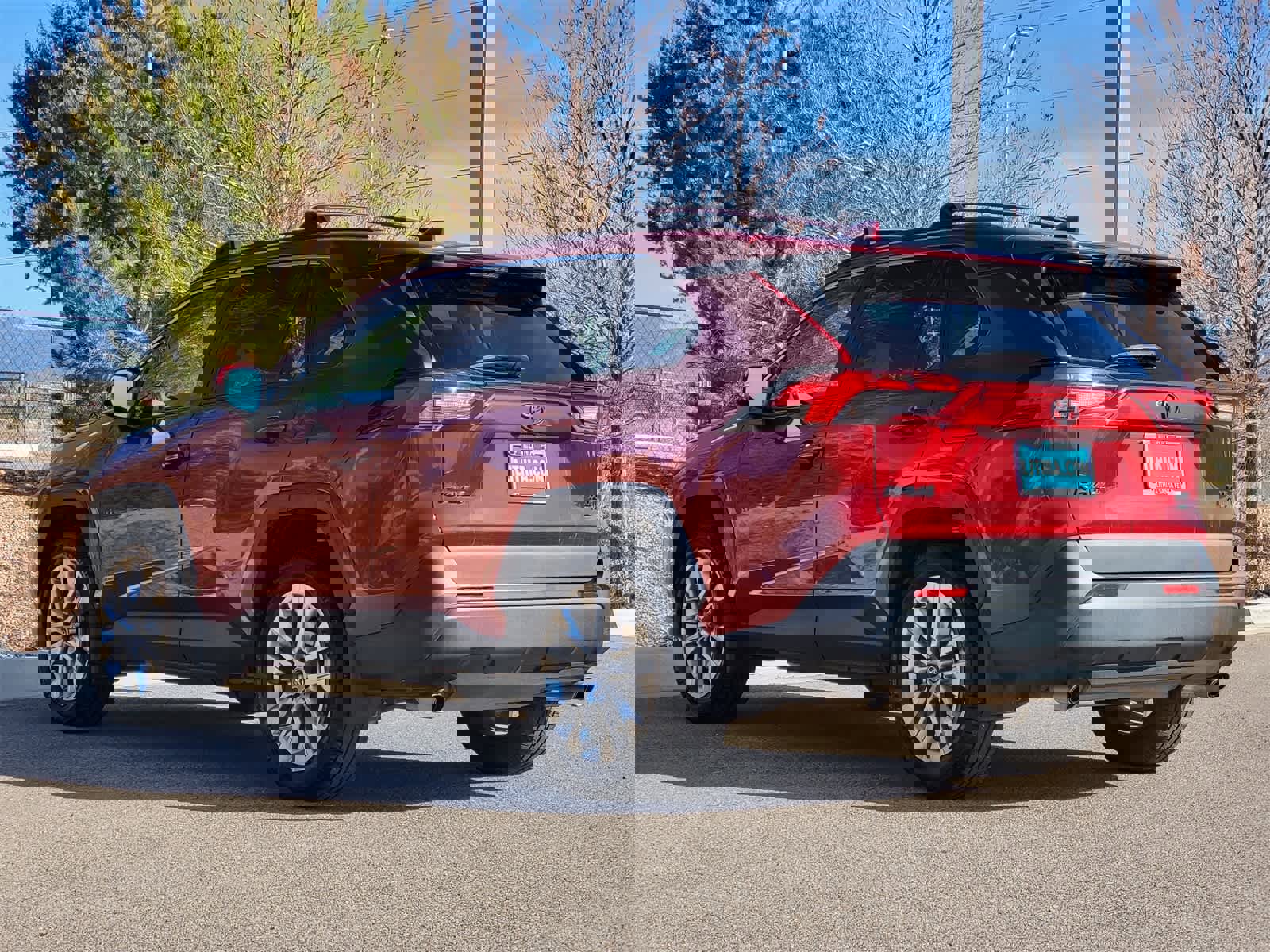 Used 2020 Toyota RAV4 XLE Premium image 7