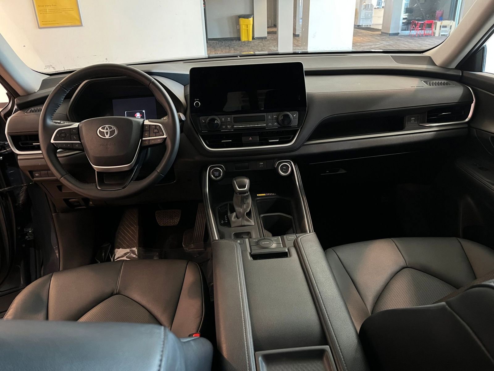 Used 2025 Toyota Grand Highlander FWD image 35