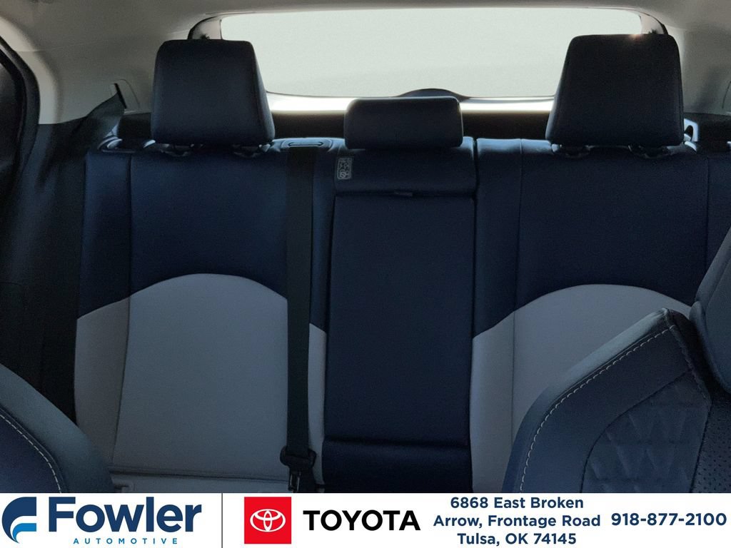 Used 2022 Lexus UX 200 w/ Premium Package FWD image 23