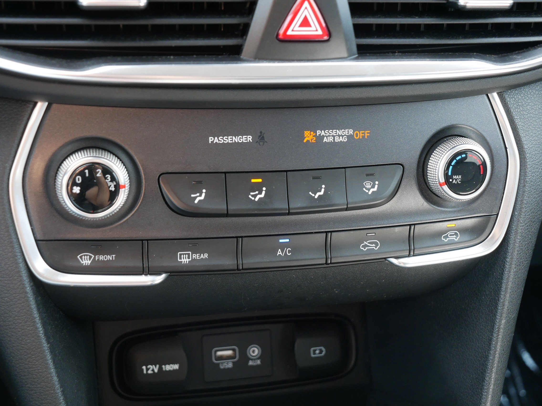 Used 2019 Hyundai Santa Fe SE AWD/4WD image 23