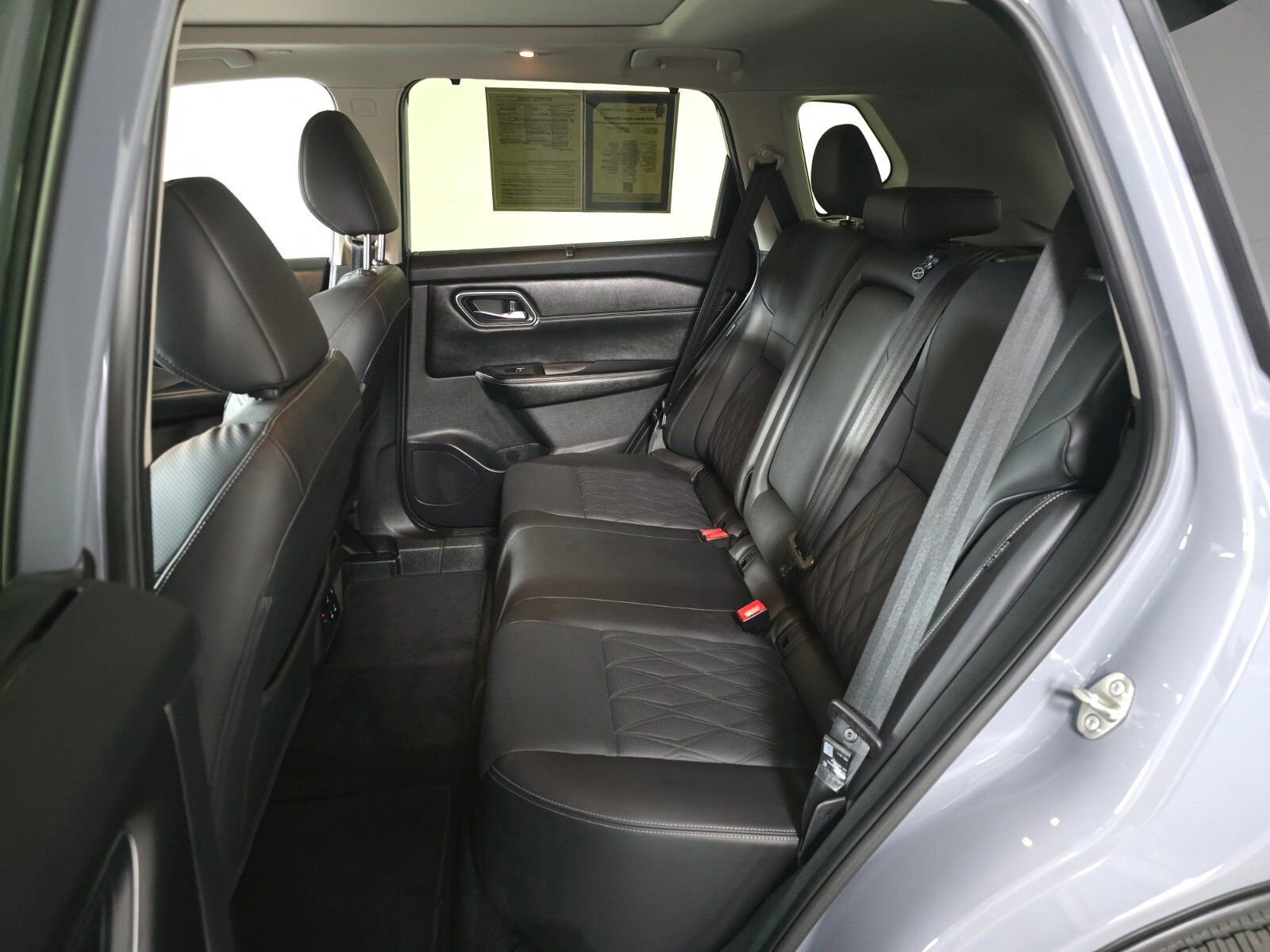 Used 2024 Nissan Rogue Platinum w/ Platinum Premium Package image 16