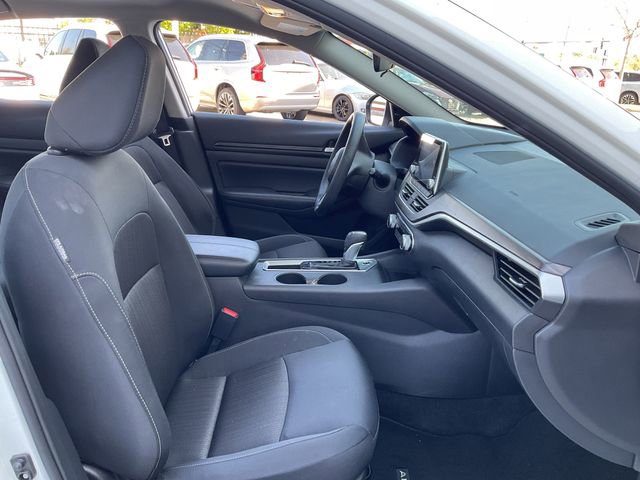 Used 2025 Nissan Altima 2.5 SV image 12